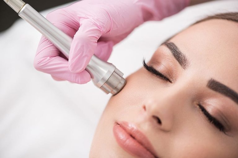 Differences between Microneedling & Microdermabrasion